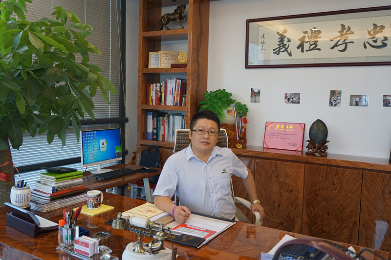 漆強化工總經(jīng)理張文.jpg